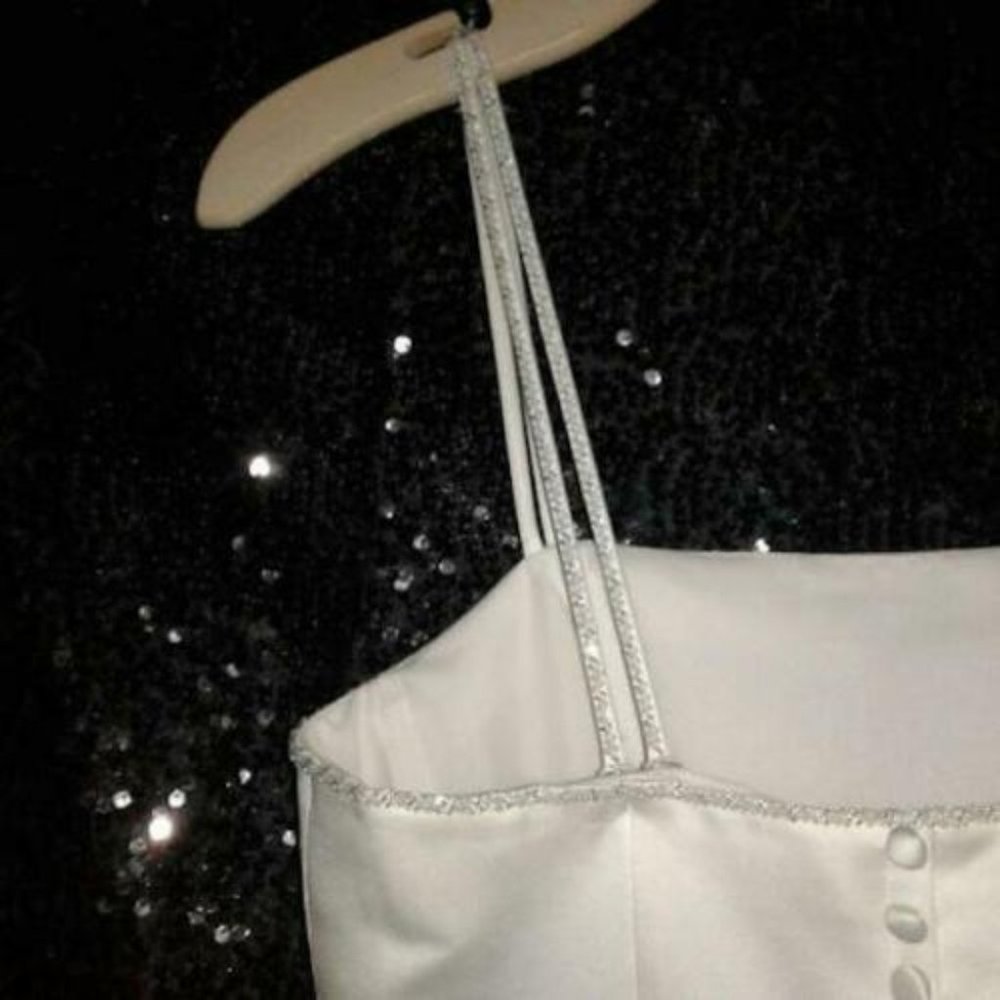 DaVinci Wedding Dress Size 6 New without Tags OBO